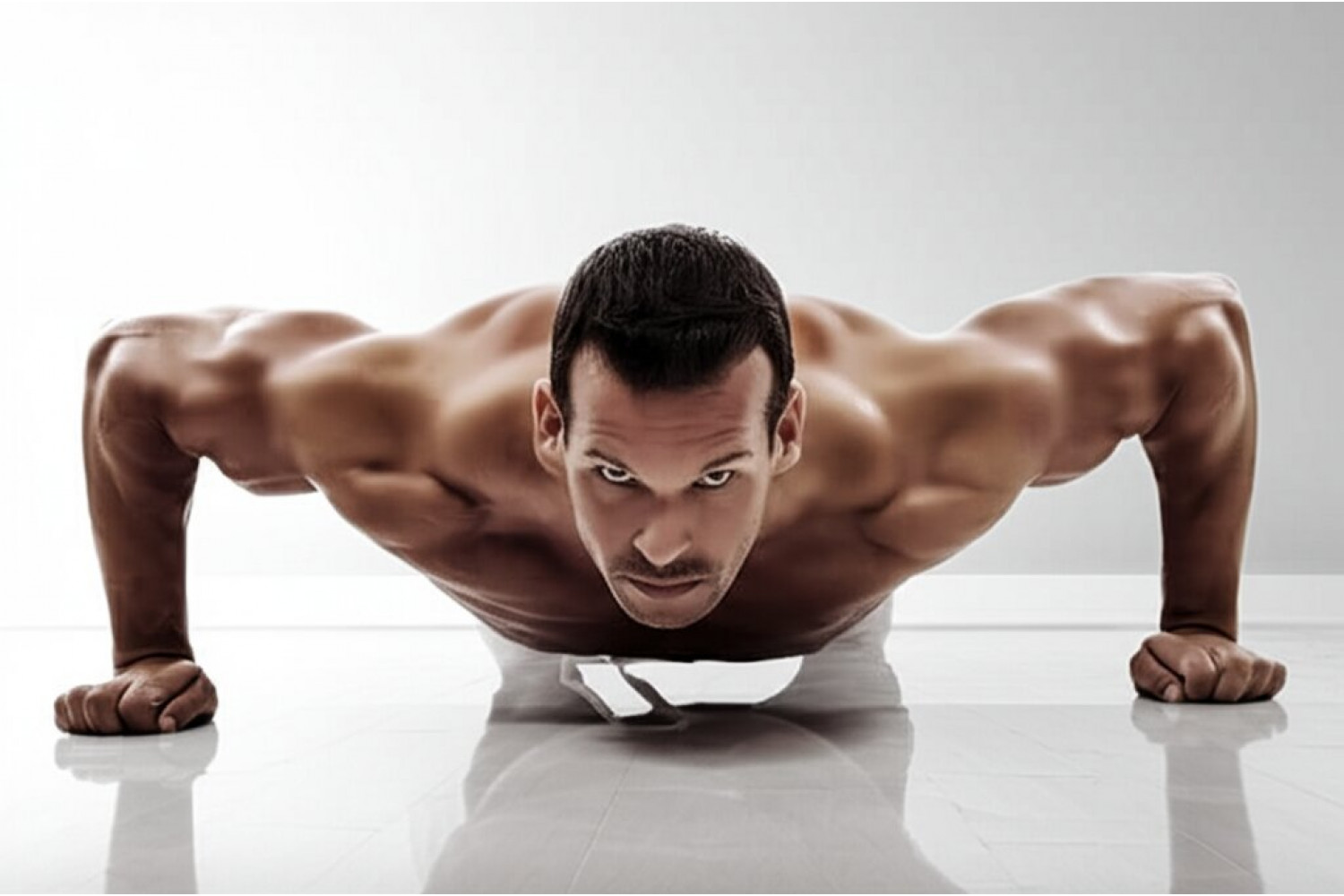 ТОП-7 самых потрясающих рекордов по отжиманию